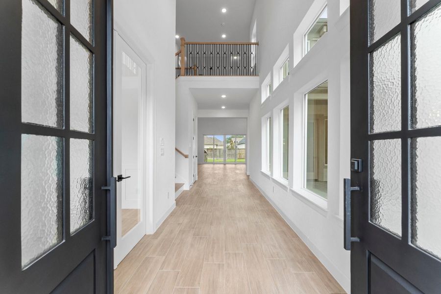 Spacious, unfurnished interior of a new home in , Spring (Image 22).