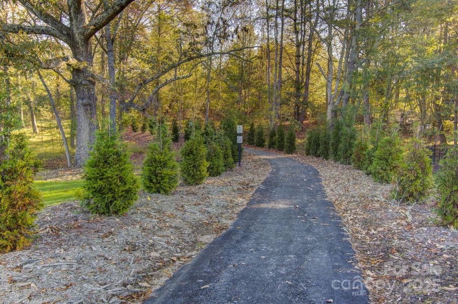 Image 28 of a home in .