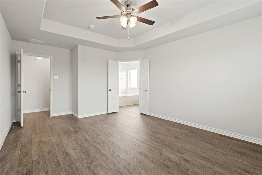 Spacious, unfurnished interior of a new home in Rocky Creek Crossing, Fort Worth (Image 31).