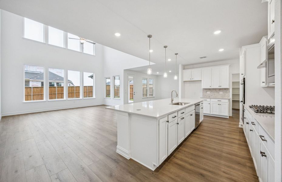 Representative furnished interior of a home built from the Lindale by Pulte Homes in Wilson Creek Meadows, Celina (Image 8).