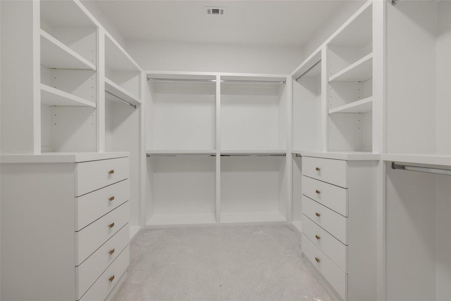 Image 43 of a home in .