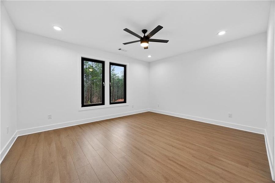 Spacious, unfurnished interior of a new home in , Auburn (Image 39).