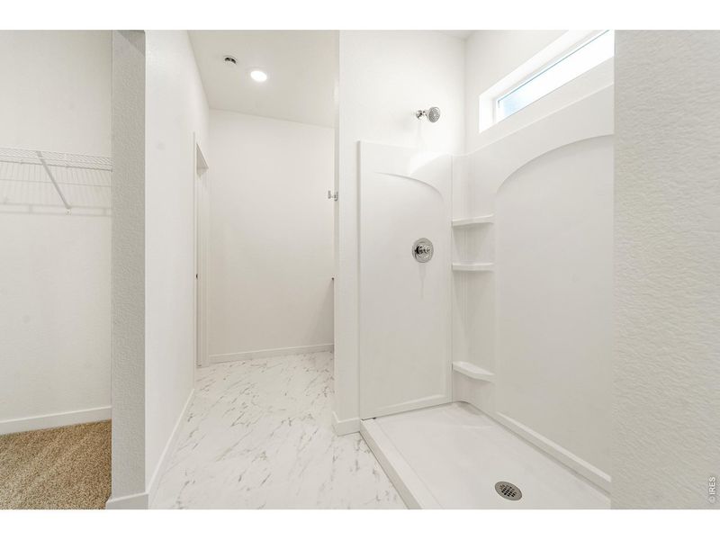 Spacious, unfurnished interior of a new home in Union Colony West, Greeley (Image 16).