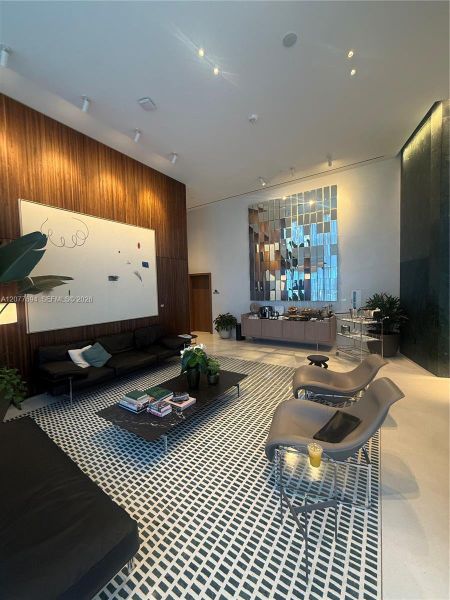 Community amenities in , Miami (Image 12).