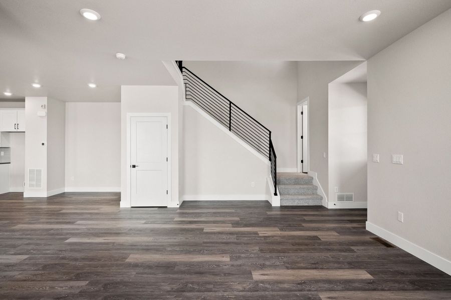 Spacious, unfurnished interior of a new home in Trumark Homes at Sterling Ranch, Littleton (Image 17).