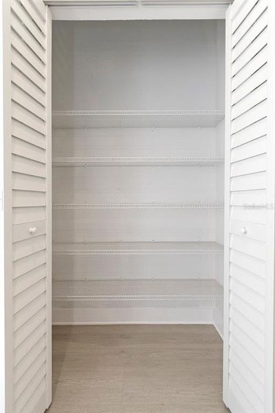 Spacious, unfurnished interior of a new home in , Tampa (Image 24).