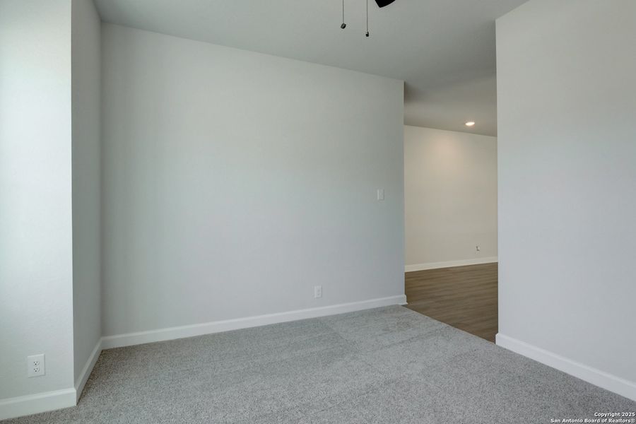 Spacious, unfurnished interior of a new home in Cordova Trails, Seguin (Image 30).