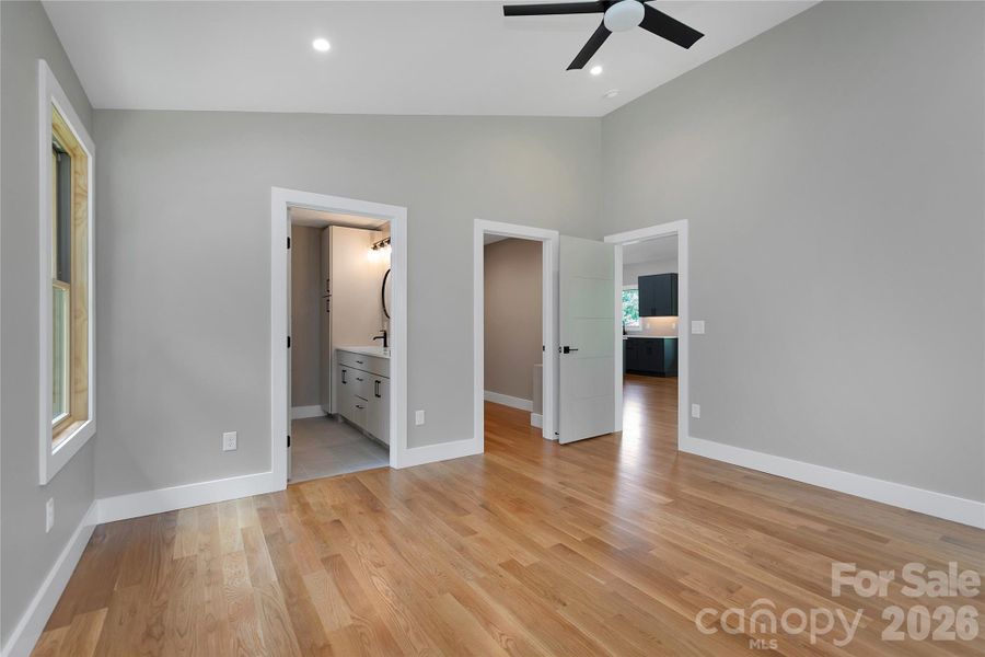 Spacious, unfurnished interior of a new home in , Brevard (Image 40).
