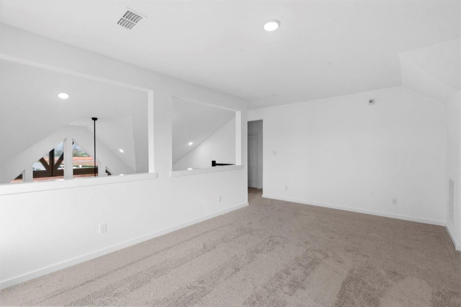 Spacious, unfurnished interior of a new home in Sienna 45', 50', Missouri City (Image 29).