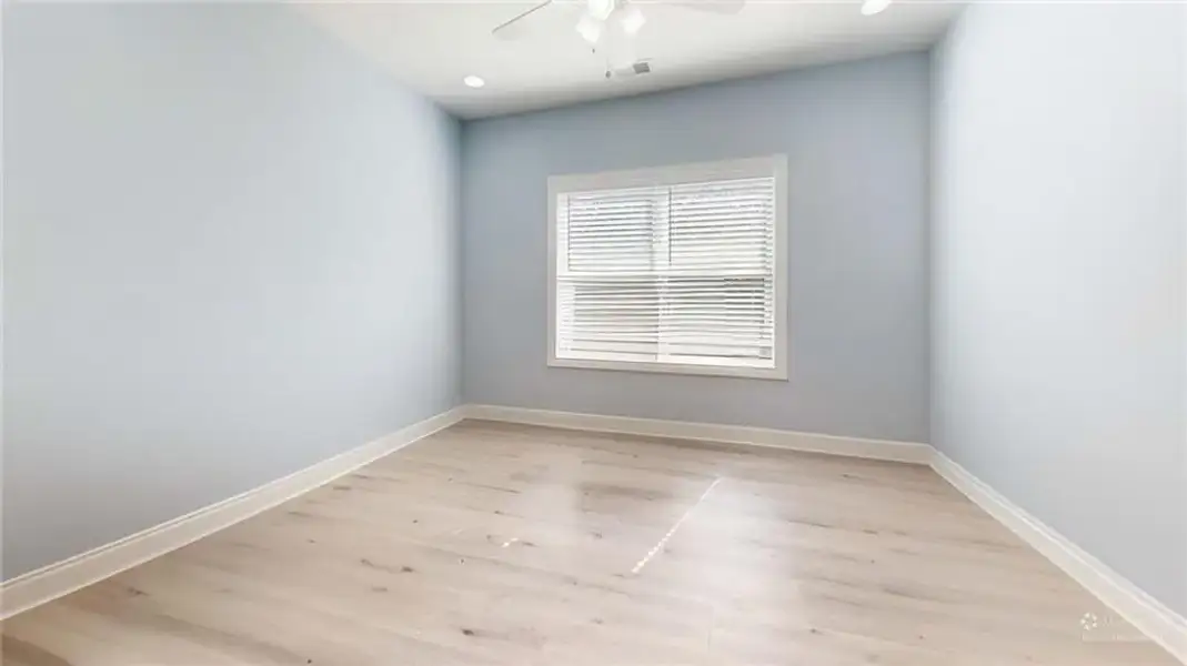 Spacious, unfurnished interior of a new home in , Rome (Image 50).