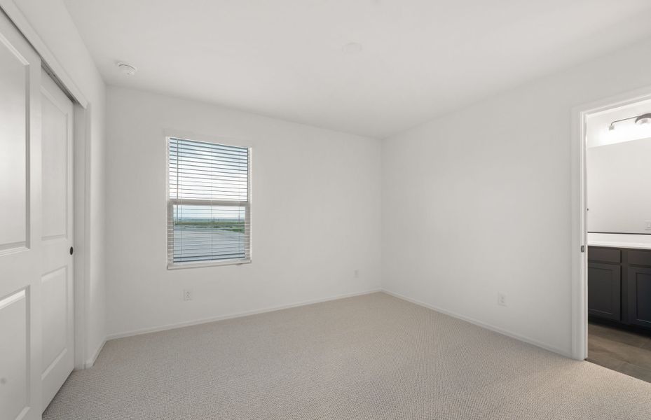 Spacious, unfurnished interior of a new home in Parkside at Anthem at Merrill Ranch, Florence (Image 24).
