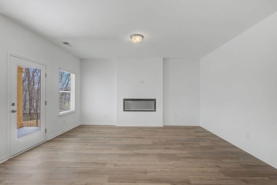 Spacious, unfurnished interior of a new home in The Oaks, Clarksville (Image 14). Spacious, unfurnished interior of a new home in The Oaks, Clarksville (Image 14).