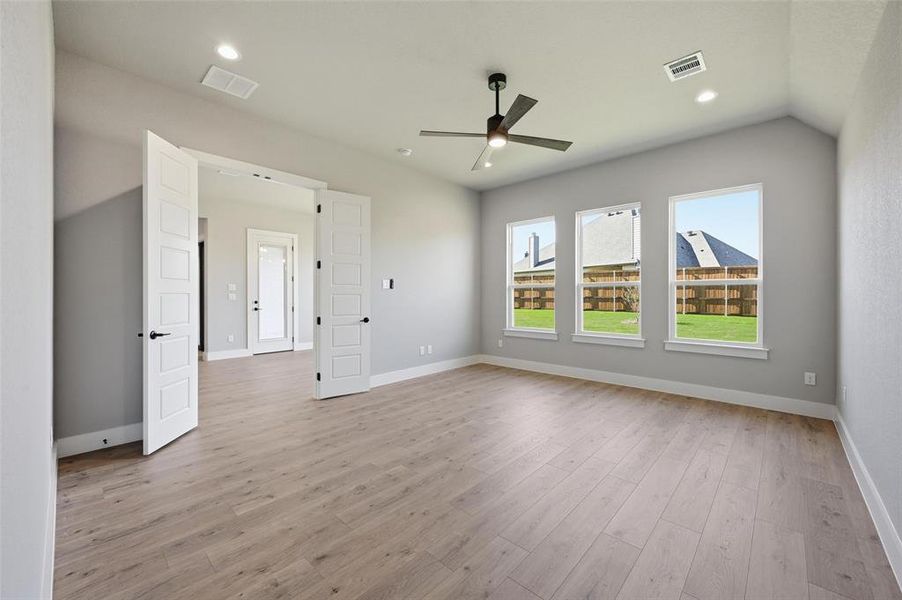 Spacious, unfurnished interior of a new home in LeTara, Haslet (Image 28).