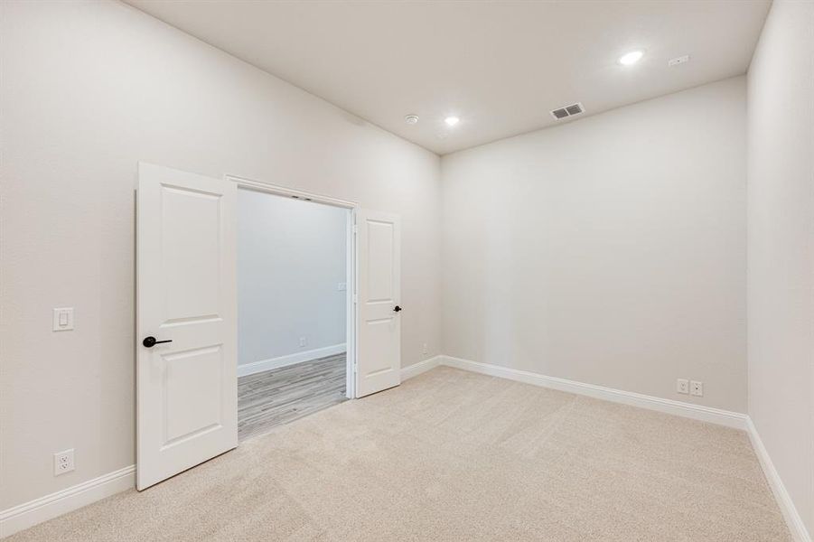 Spacious, unfurnished interior of a new home in Silo Mills Classic 60, Joshua (Image 14). Spacious, unfurnished interior of a new home in Silo Mills Classic 60, Joshua (Image 14).