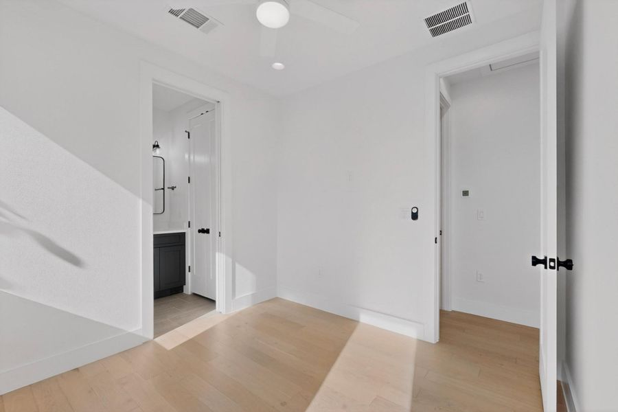 Spacious, unfurnished interior of a new home in , Austin (Image 27).