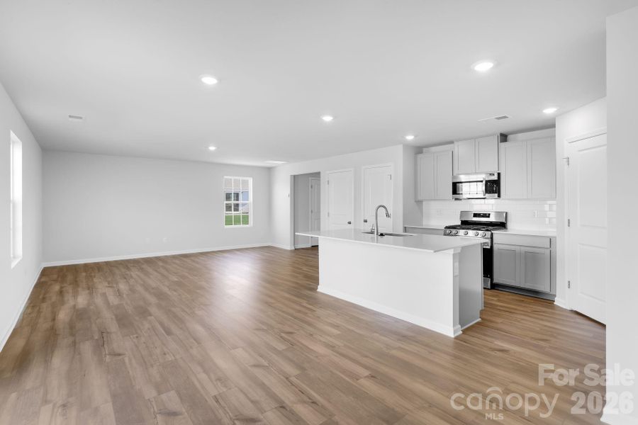 Spacious, unfurnished interior of a new home in Cleveland Hill, Shelby (Image 12).