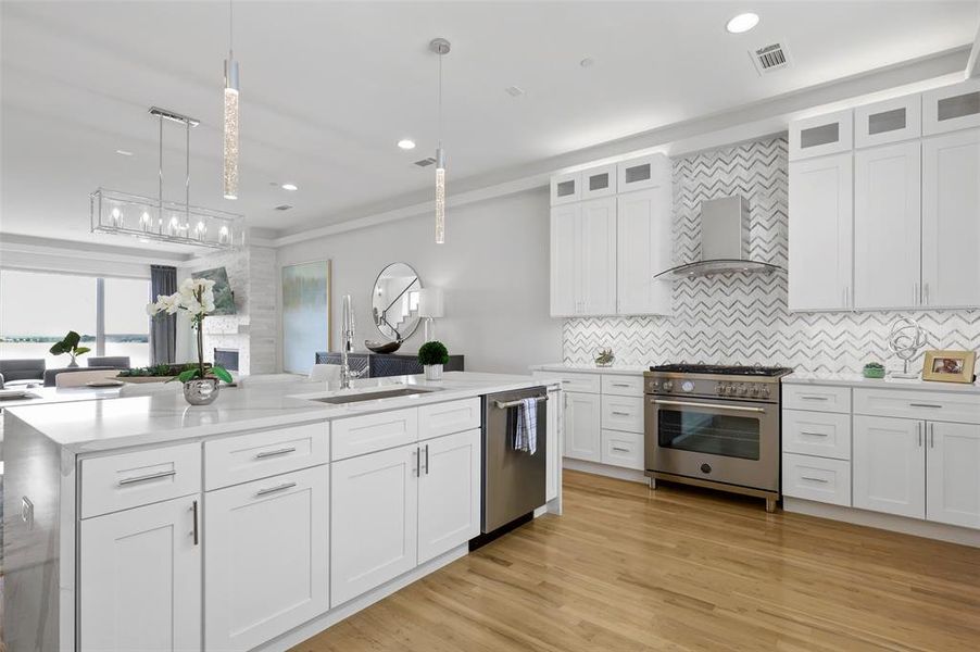 Furnished interior view inside a new home in , Farmers Branch (Image 13).