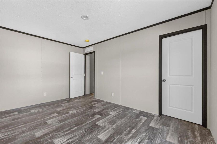 Spacious, unfurnished interior of a new home in , Cross (Image 25).