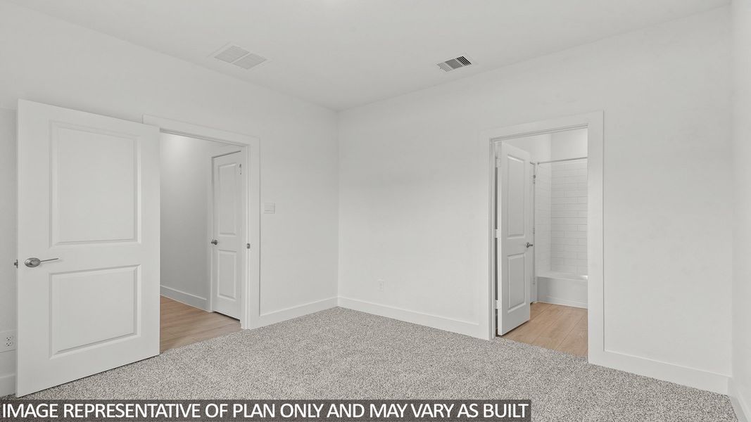 Spacious, unfurnished interior of a new home in Riverside Estates, Mont Belvieu (Image 15).