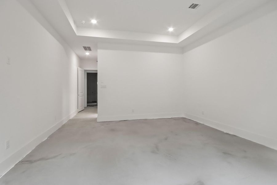 Spacious, unfurnished interior of a new home in Two Step Farm, Montgomery (Image 22).