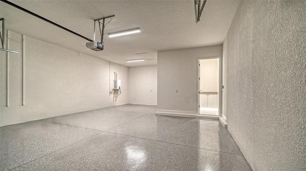 Spacious, unfurnished interior of a new home in , Venice (Image 25). Spacious, unfurnished interior of a new home in , Venice (Image 25).