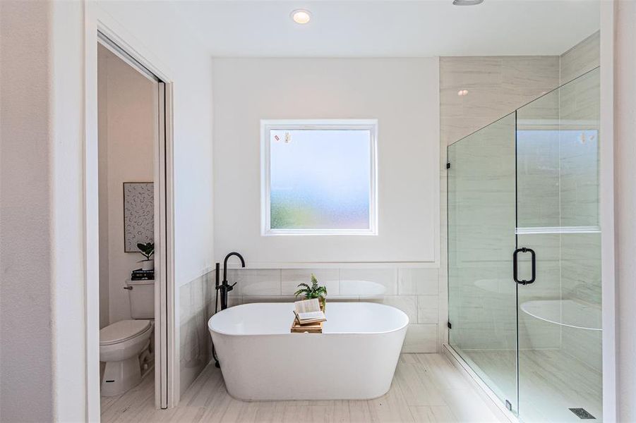 Furnished interior view inside a new home in , Dallas (Image 7).