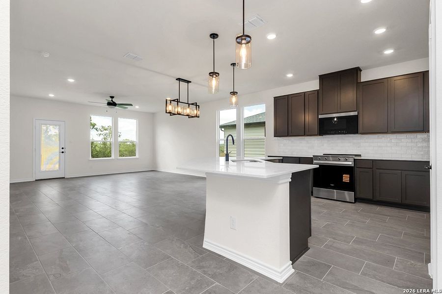 Furnished interior view inside a new home in Shoreline Park - Classic Collection, Boerne (Image 8).