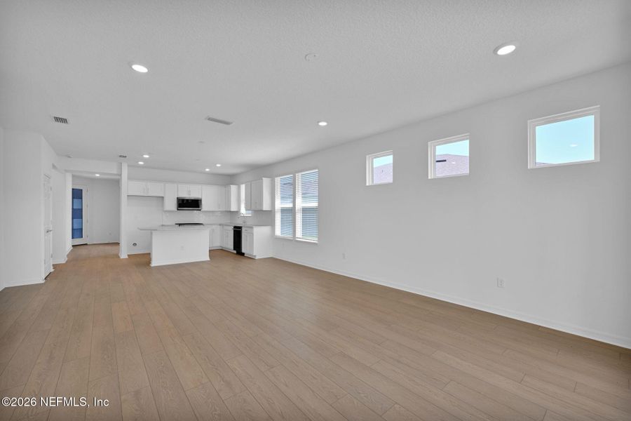 Spacious, unfurnished interior of a new home in Del Webb Wildlight, Yulee (Image 17). Spacious, unfurnished interior of a new home in Del Webb Wildlight, Yulee (Image 17).