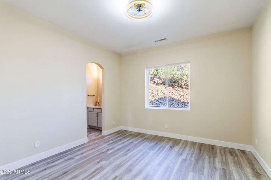 Interior 1580 Southview-17