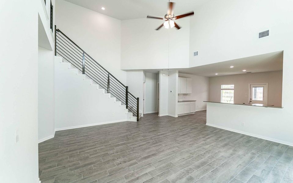 Spacious, unfurnished interior of a new home in Swenson Heights, Seguin (Image 17).