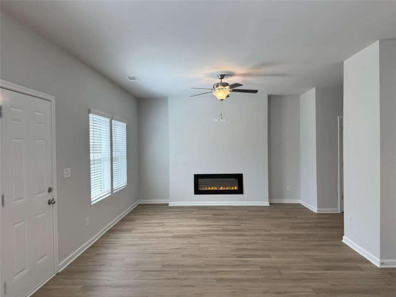 Spacious, unfurnished interior of a new home in Deer Creek, Temple (Image 22).