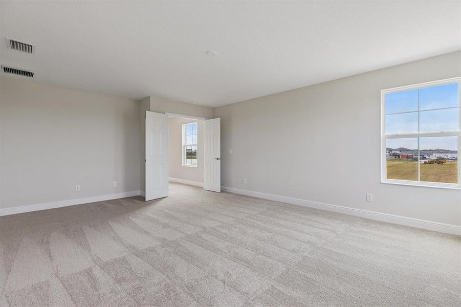 Spacious, unfurnished interior of a new home in Mirada, San Antonio (Image 25).