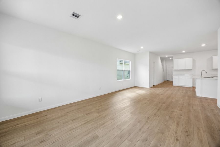 Spacious, unfurnished interior of a new home in Magnolia Springs, Montgomery (Image 15). Spacious, unfurnished interior of a new home in Magnolia Springs, Montgomery (Image 15).