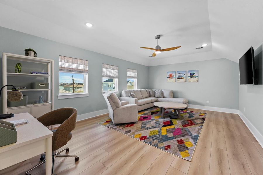 Furnished interior view inside a new home in , Galveston (Image 11).