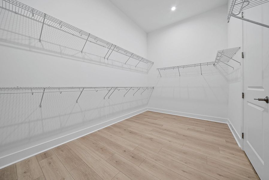 Spacious, unfurnished interior of a new home in , Palm Beach Gardens (Image 35).