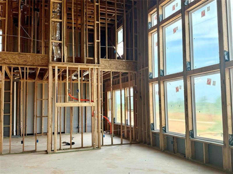 WALL OF WINDOWS IN FAMILY ROOM - OPEN AND BRIGHT