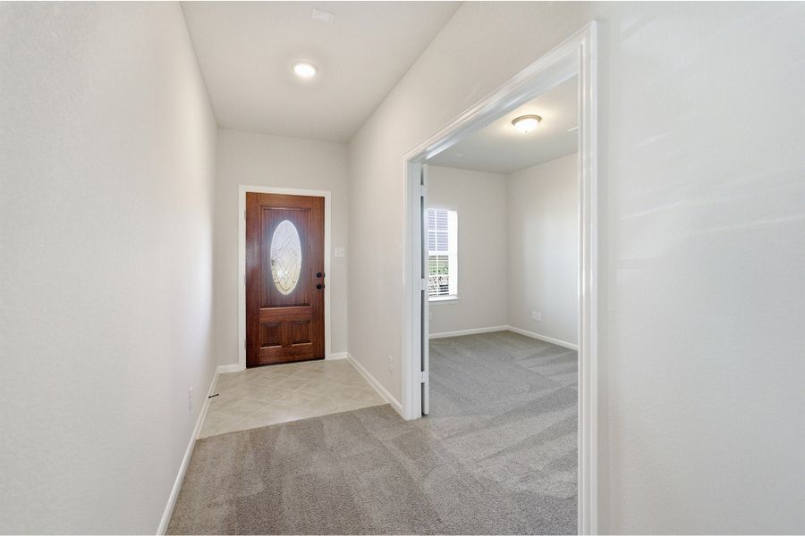 Spacious, unfurnished interior of a new home in Saddlebrook Estates, Waxahachie (Image 21).