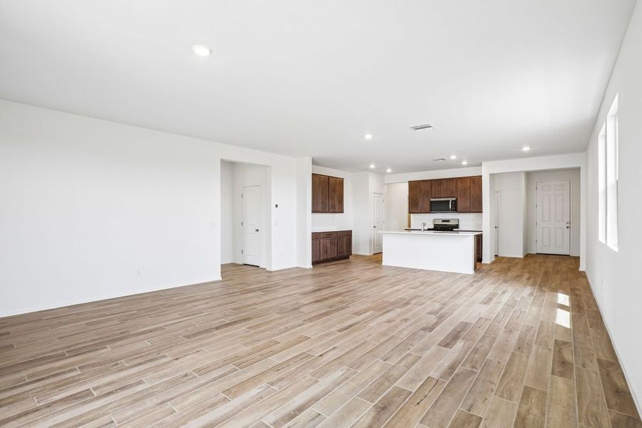 Spacious, unfurnished interior of a new home in Bella Camino Traditions, San Tan Valley (Image 8). Spacious, unfurnished interior of a new home in Bella Camino Traditions, San Tan Valley (Image 8).
