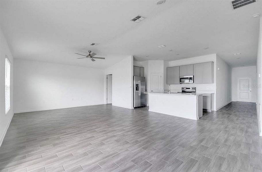 Spacious, unfurnished interior of a new home in Old Hickory: Brookstone Collection, St. Cloud (Image 5).