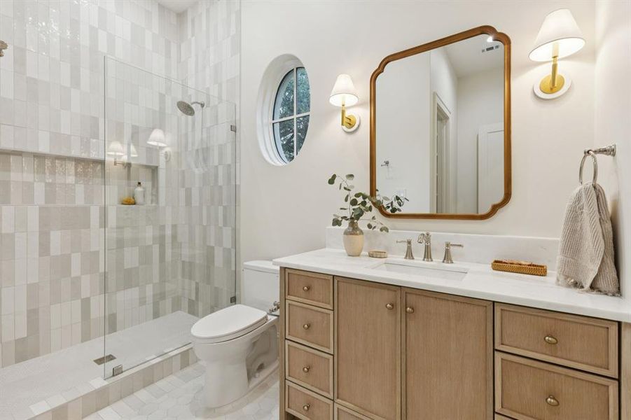 Furnished interior view inside a new home in , Dallas (Image 29). Furnished interior view inside a new home in , Dallas (Image 29).