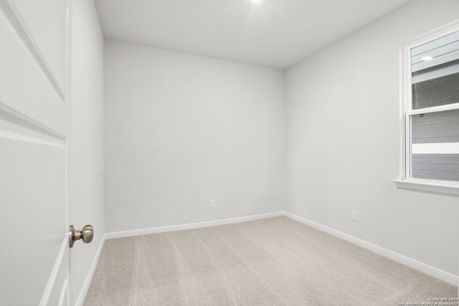Spacious, unfurnished interior of a new home in Katzer Ranch, Converse (Image 15).