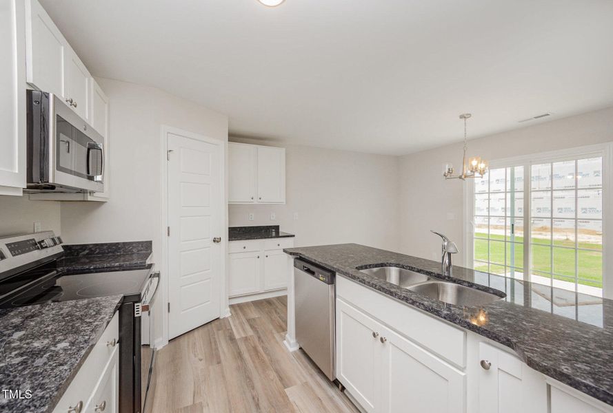 58 W Emily Gardens 12 58 W Emily Gardens 12