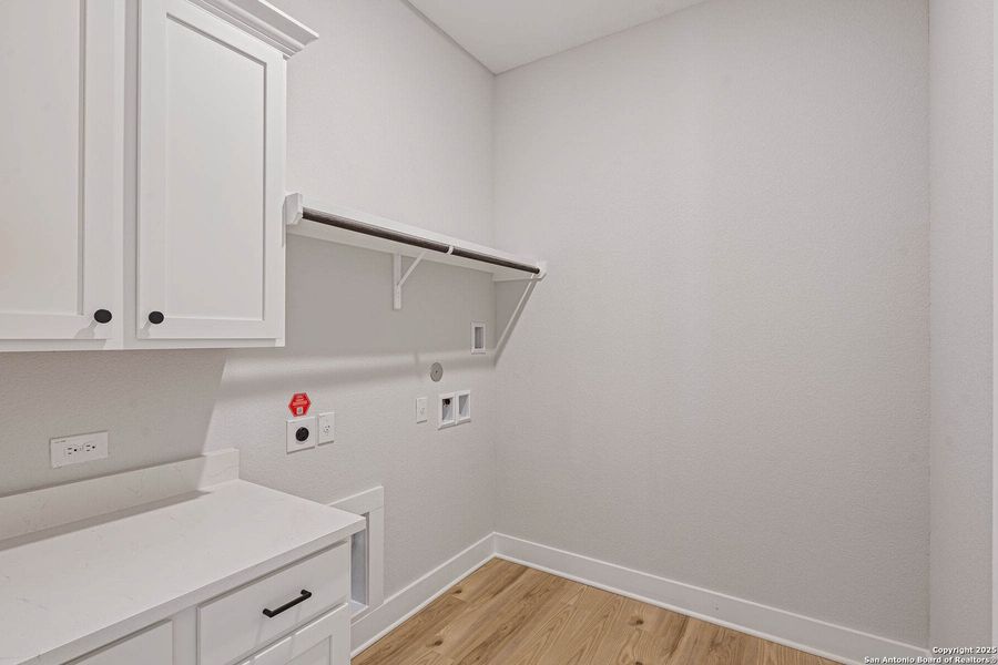 Spacious, unfurnished interior of a new home in Potranco West, Castroville (Image 8). Spacious, unfurnished interior of a new home in Potranco West, Castroville (Image 8).