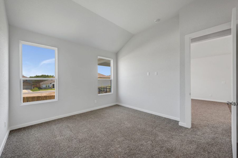 Spacious, unfurnished interior of a new home in The Meadows at Hunters Ranch, San Antonio (Image 37).