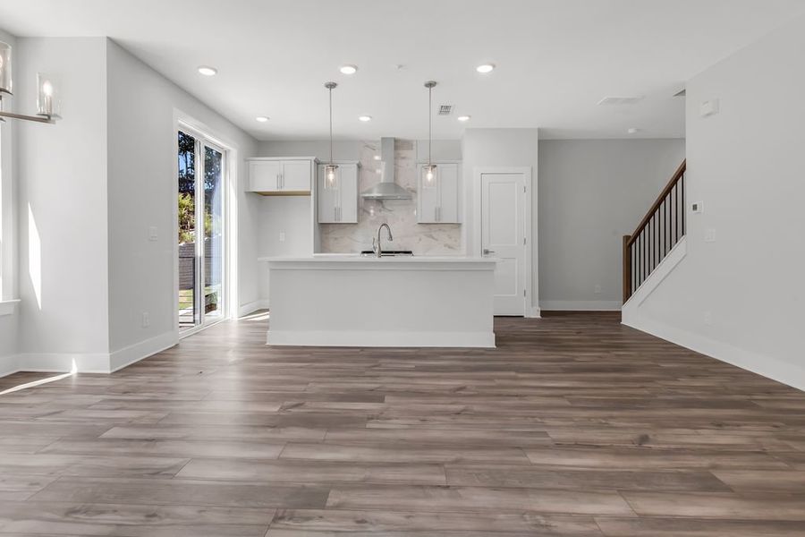 Spacious, unfurnished interior of a new home in Echo Park, Suwanee (Image 23).