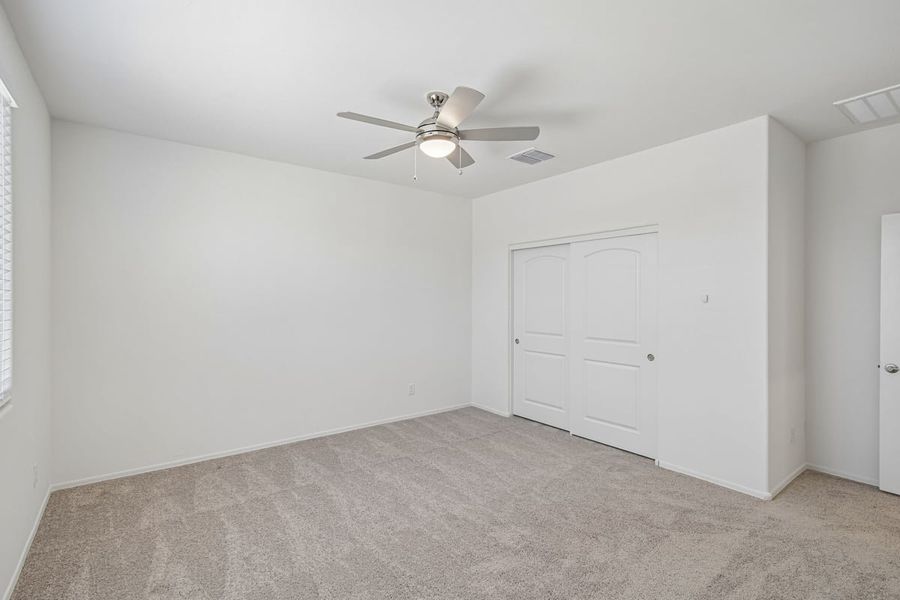 Spacious, unfurnished interior of a new home in Mandarina Reserve, Marana (Image 24).