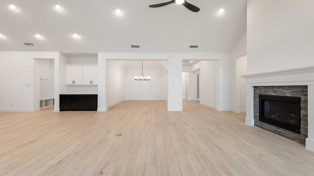 Spacious, unfurnished interior of a new home in The Woodlands Hills, Willis (Image 10).