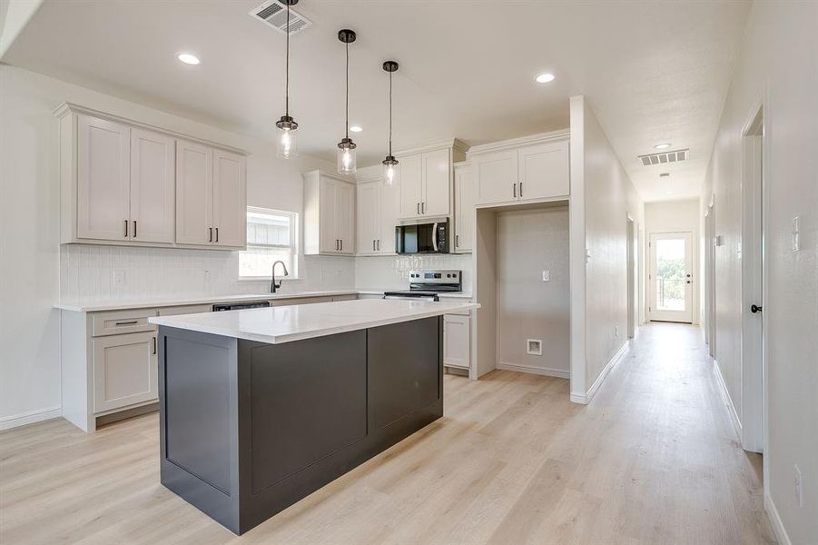Furnished interior view inside a new home in , Granbury (Image 5). Furnished interior view inside a new home in , Granbury (Image 5).