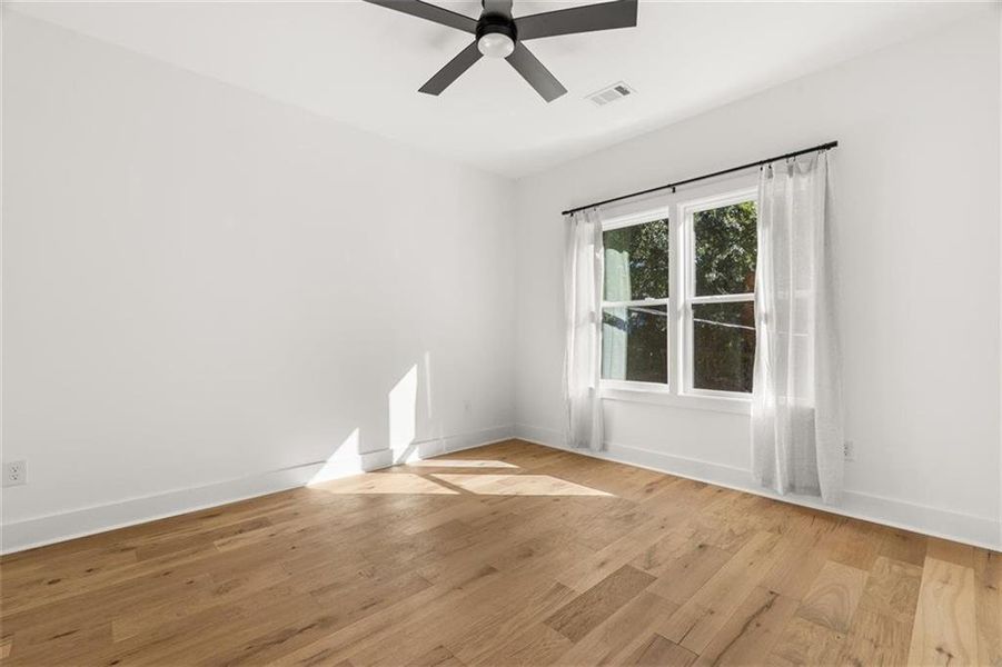 Spacious, unfurnished interior of a new home in , Atlanta (Image 25).