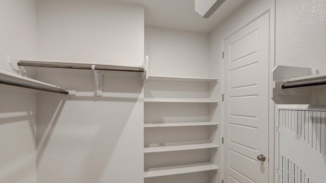 Close-up of interior finishes inside a home in Arcadia Ridge, San Antonio (Image 20).